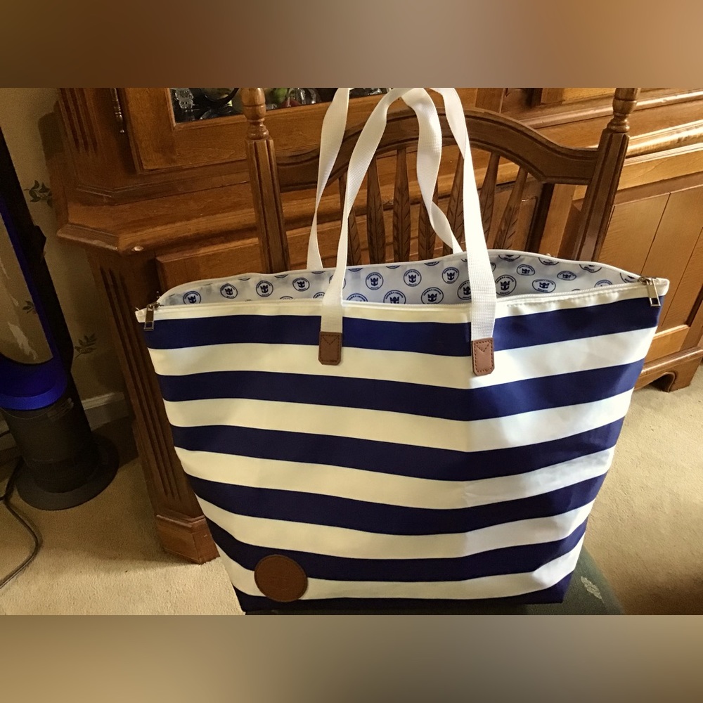 New Beautiful Stunning New Royal Caribbean Tote Bag in Blue and White Stripe